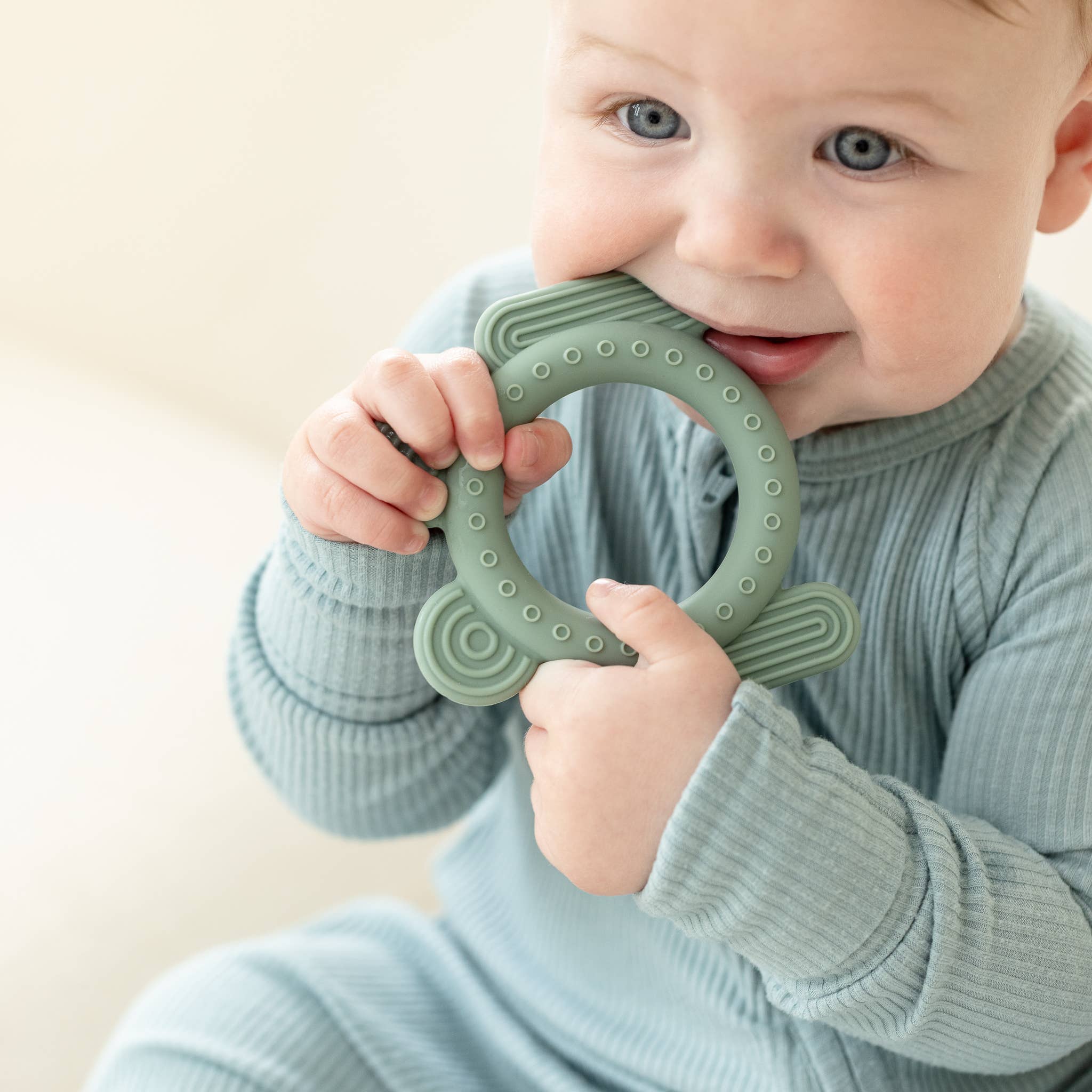 Bella Tunno - Frog Rattle Buddy